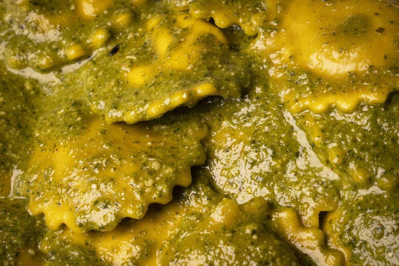 Ravioli al pesto genovese
